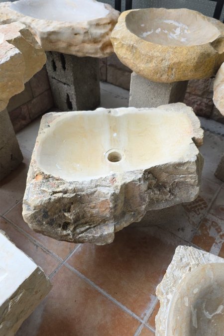 حوض حجر طبيعي (صخري مستطيل) – 45×55 سم